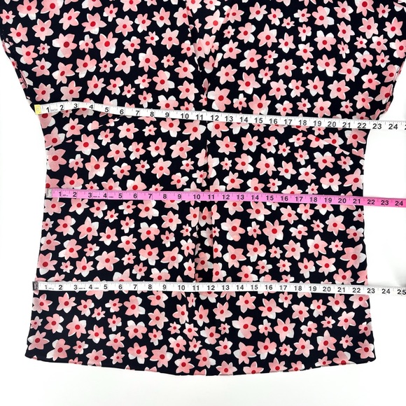 Cabi Harmony Blouse # 5347, Pink and Red Floral Short Sleeve V-Neck Top, Medium - Picture 15 of 17